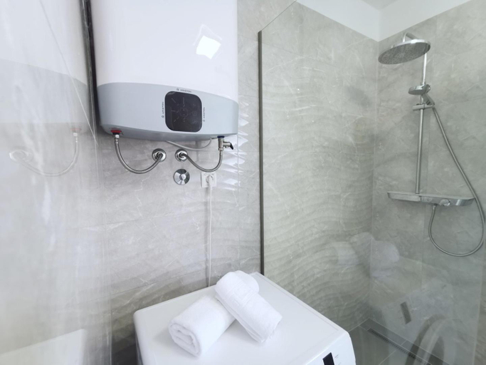 Bathroom 3, Seka apartments with a pool, Kaštela