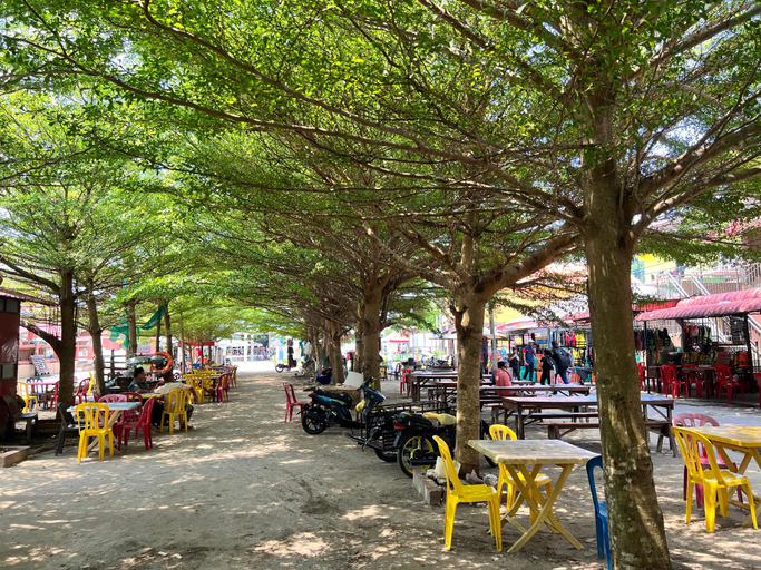 Food & Drinks, Perhentian Suria, Besut