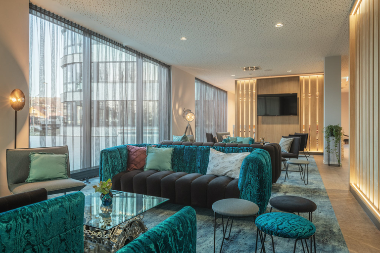 Others 2, Holiday Inn - the niu, STAR SINDELFINGEN, Böblingen
