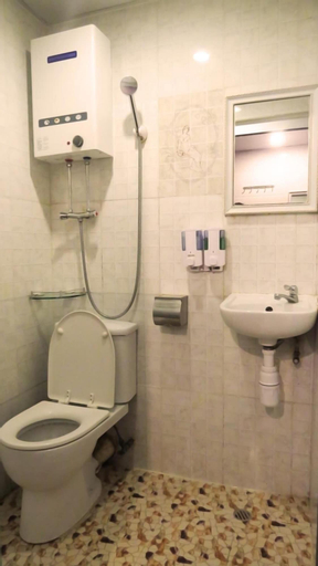 Bathroom 17