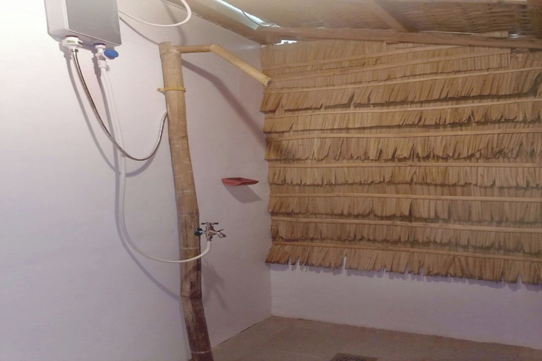 Bathroom 4, Avila's Hostel Moalboal near Beach, Moalboal