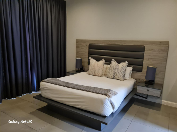 Bed, Tripleg Apartments 5, City of Johannesburg