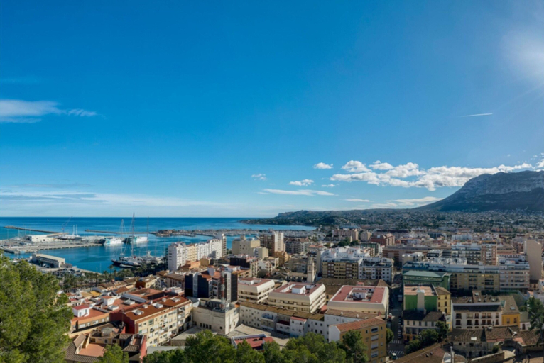 Room 5, Llam Ntol in Oliva With 3 Bedrooms and 1 Bathrooms, Valencia