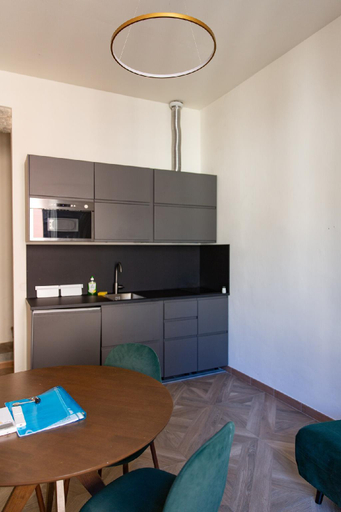 Others 3, Large 2BR Apartment Near Piazza San Marco, Florence