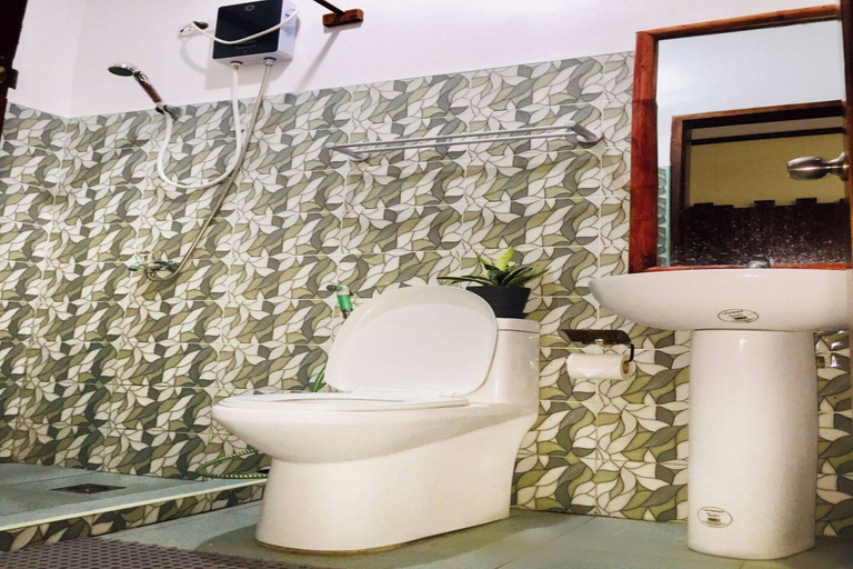 Bathroom 4, Avila's Hostel Moalboal near Beach, Moalboal