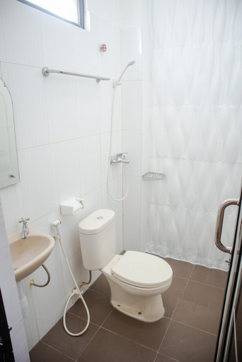 Bathroom 5, Kazain Hotel, Yogyakarta