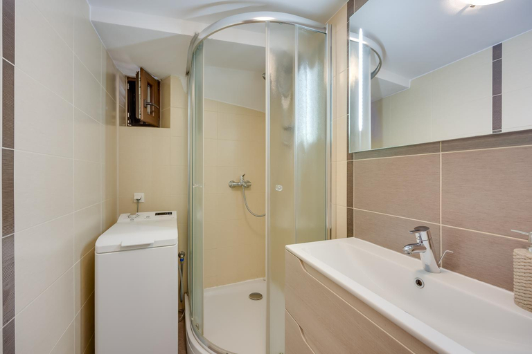 Bathroom 2, Holiday Home Ema - Happy Rentals, Poreč
