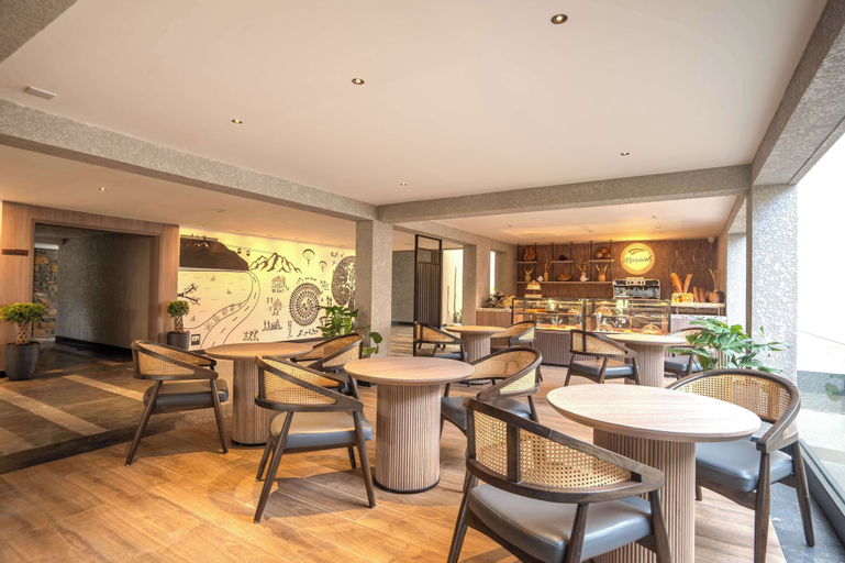 Food & Drinks 5, Radisson Resort Hatgad Saputara, Nashik
