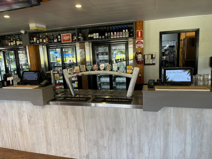 Food & Drinks 2, Lucinda Village, Hinchinbrook