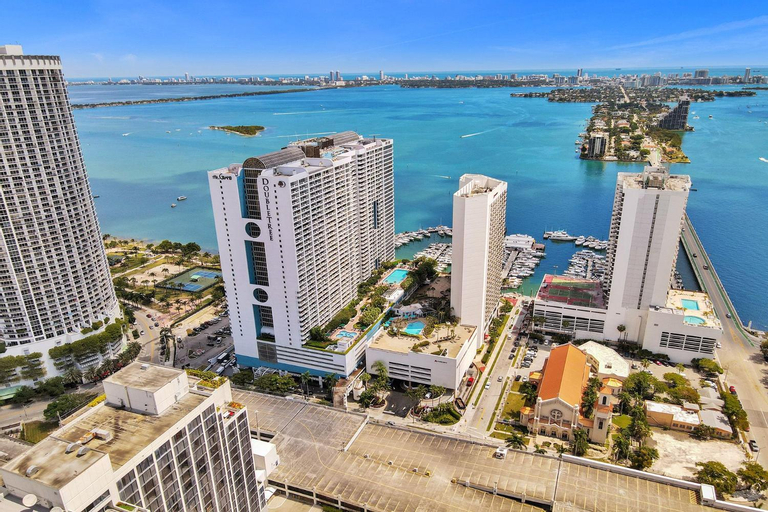 Unforgettable! Water & Park Views, 4 Bedrooms!, Miami-Dade