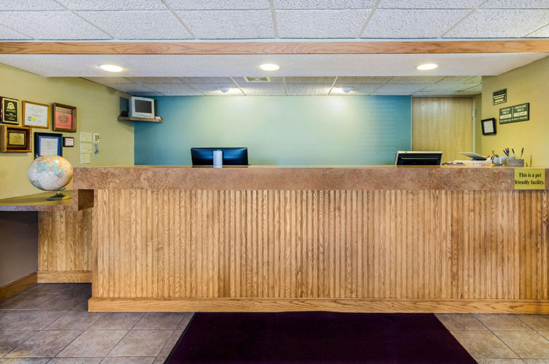 Public Area 3, Rodeway Inn Hesston, Harvey