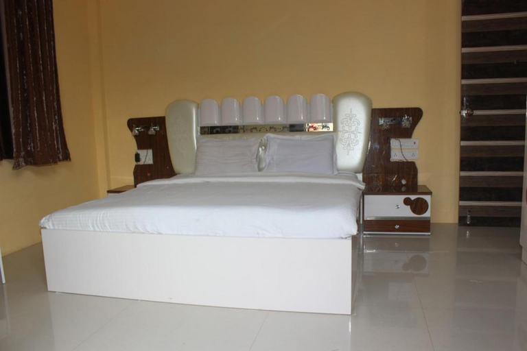 Bedroom 2, Villa 99 4BHK, Pune