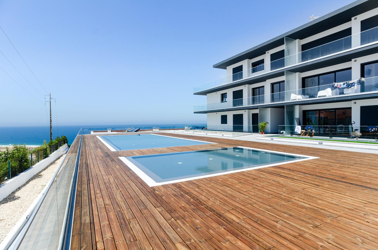 2, Ocean Views - New Private Condominium with Pool & Sea Views, Nazaré