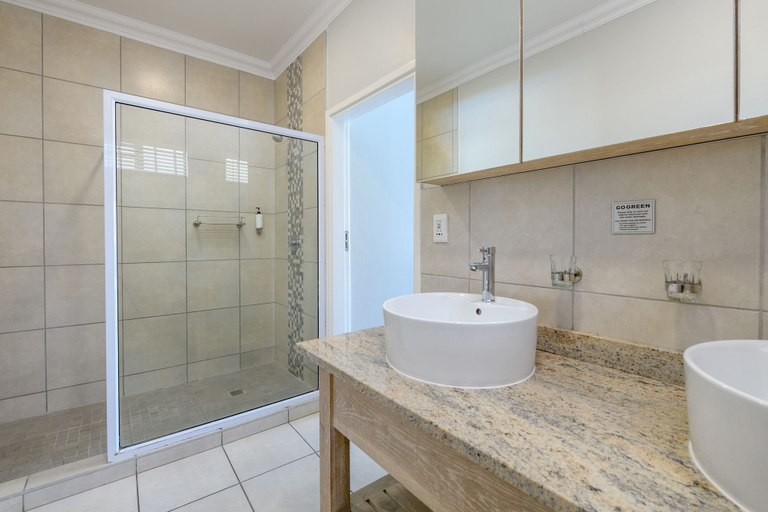 Bathroom 4, Margate Beach Club, Ugu
