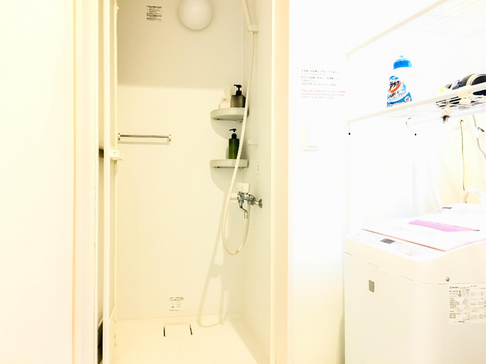 Bathroom 3, Shironoshita Guesthouse, Himeji