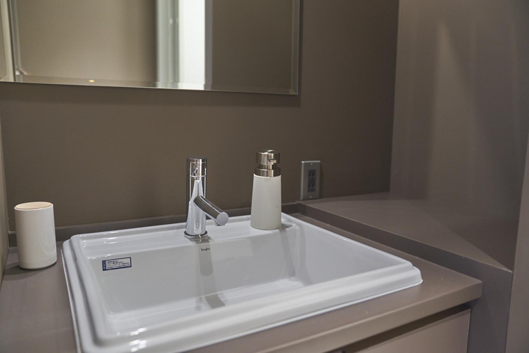 Bathroom 3, BUSOAN Library & Hostel, Machida