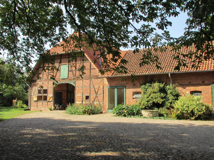 Exterior & Views 1, Spacious Apartment with Garden, Celle
