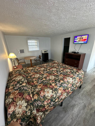 Bedroom 4, CITY VIEW MOTEL, Wayne