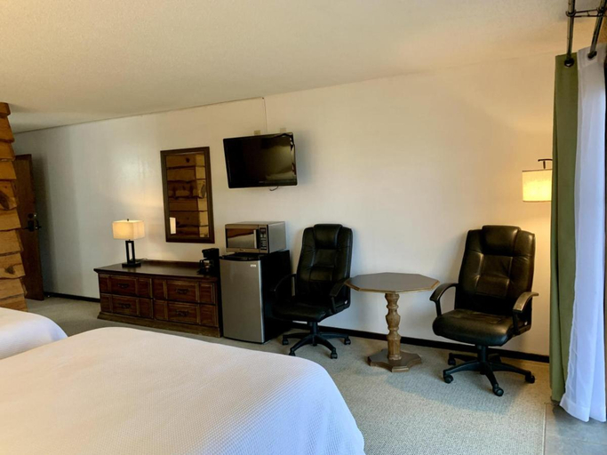 Others 2, Bridge Inn Tomahawk -1st Floor, 2 Queen Size Bed, Walkout, River View, Lincoln