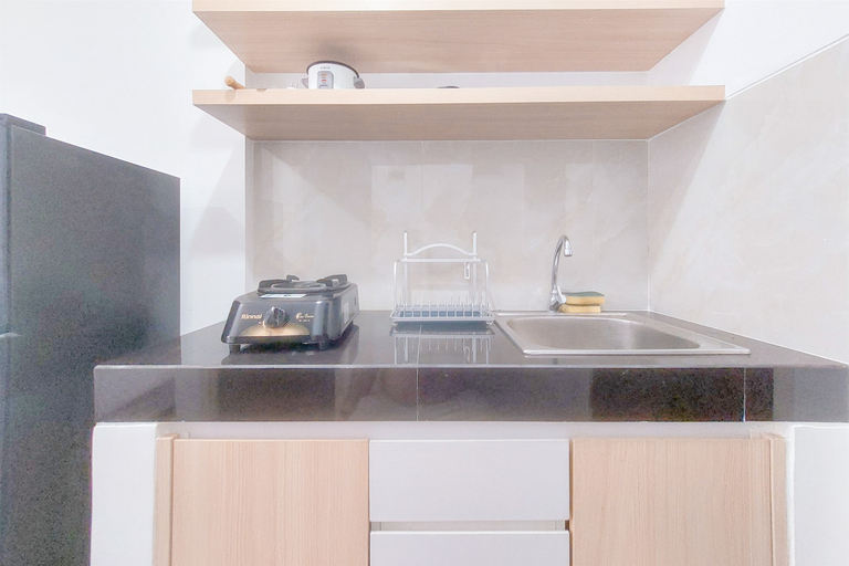 Others 4, Cozy and Elegant Studio at Serpong Garden Apartment By Travelio, Tangerang
