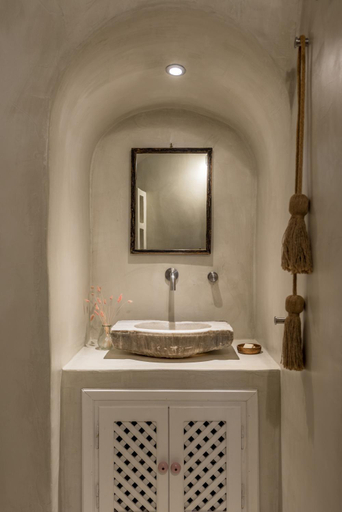 Bathroom 2, Historic cave house, the old bakery by Cycladica, South Aegean