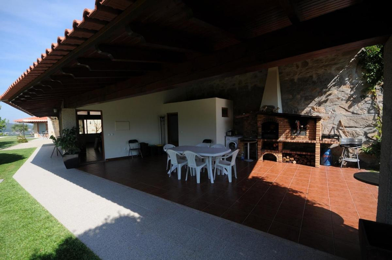 Others 5, Villa 251, Barcelos
