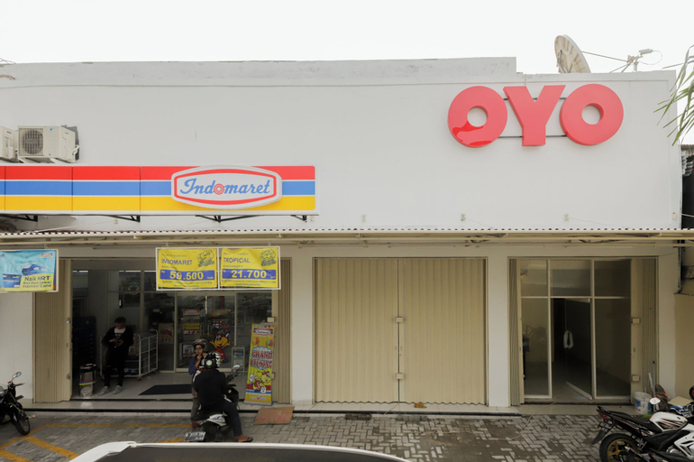 Exterior & Views 1, OYO 779 Mn One Residence Syariah Near ITC Cempaka Mas Near Kalbe Farma, Central Jakarta