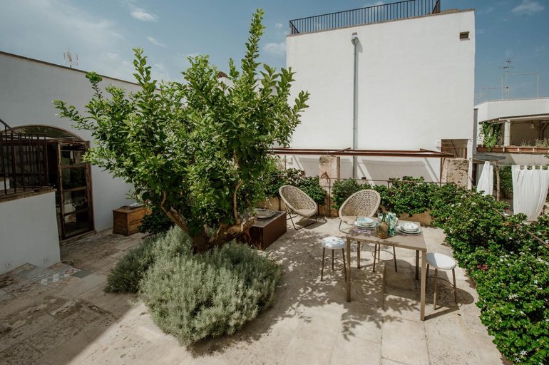Others 5, GuestHost - Corte 14 15 - Apartments with terrace and pool, Lecce