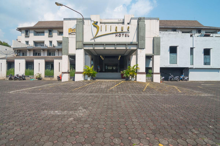 Exterior & Views 2, RedDoorz Plus near Kampus UPI Setiabudhi, Bandung