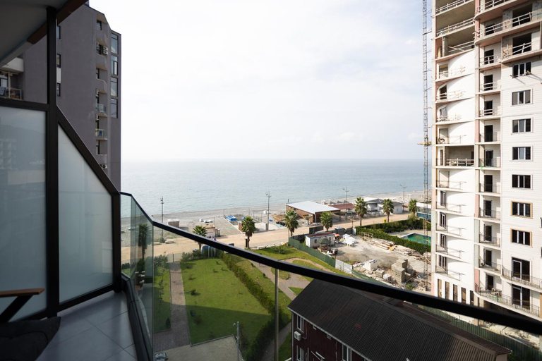 Others 3, Navi, Batumi