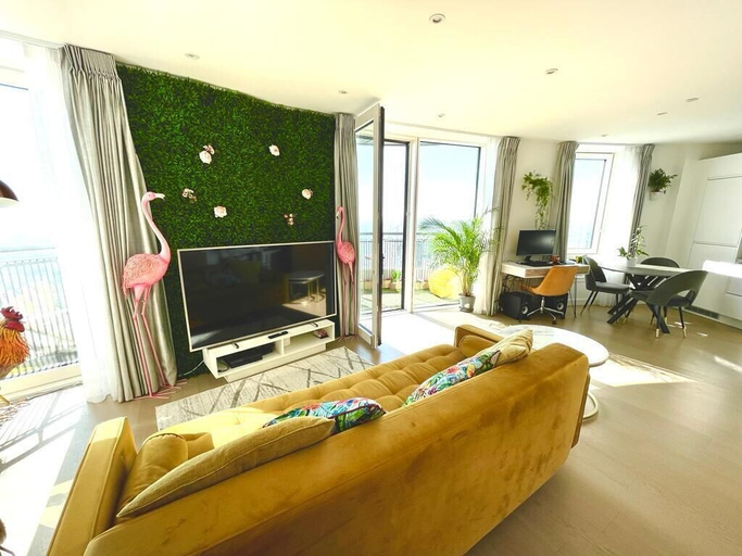 Others 4, Stylish 1-Bedroom Apt with Stunning London Views, London