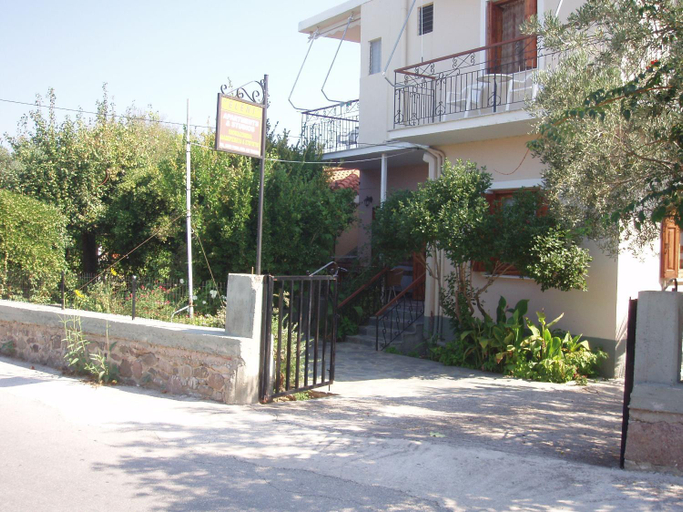 Entrance 4, Eleni Studios & Apartments, North Aegean