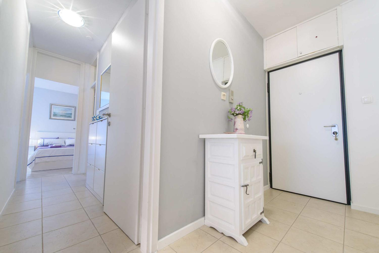 4, Comfortable and Stylish Apartment, Split
