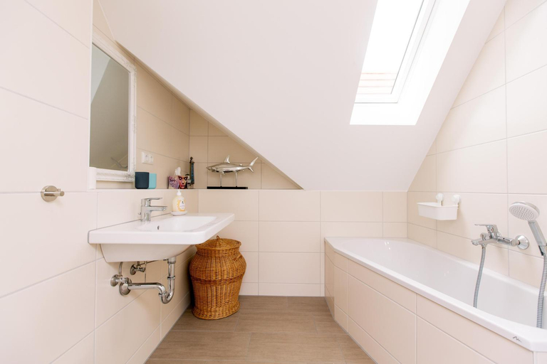 Bathroom 2, Apartment Seeblick _P7 A7 _, Ludwigslust-Parchim