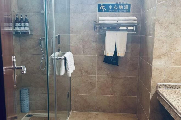 Bathroom 4, Shuang Long Hotel, Zhangye