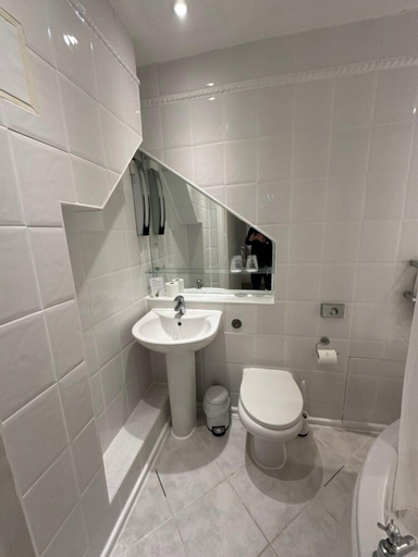 Bathroom 4