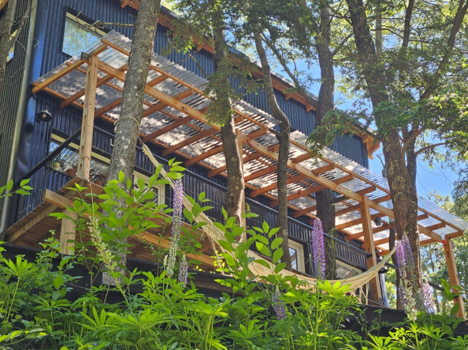Exterior 2