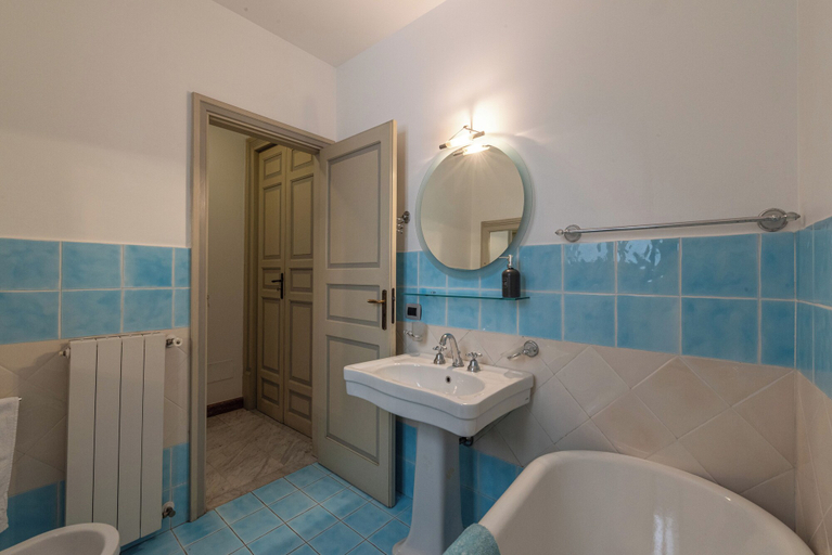 Bathroom 4, Amari Elegant Apartment by Wonderful Italy, Palermo