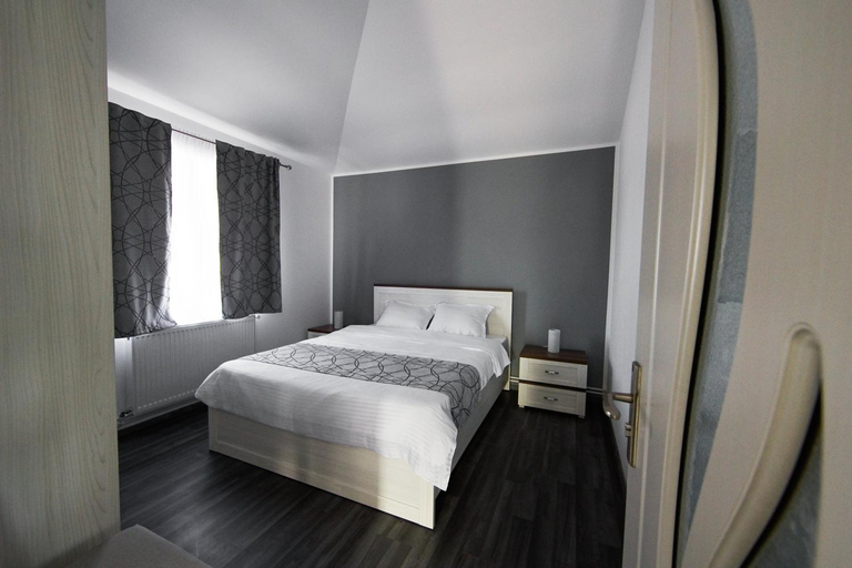 Bedroom 3, Casutele Gemenii, Ibanesti