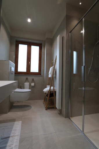 Bathroom 8