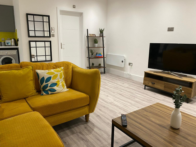 Others 1, Stylish 3beds Nystyle Apt - Parking, Self Check-in, Swansea