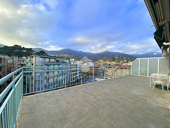 Others 3, residence cristallo, Savona