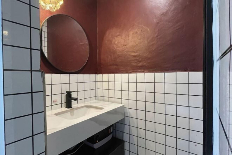 Bathroom 3, Fangwu Youth Hostel, Guiyang