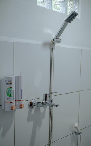 Bathroom 4, Goa Walet Cottage, Lombok
