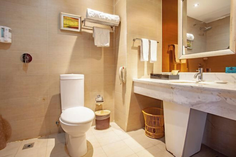 Bathroom 4, Yongji Haina International Hotel, Yuncheng