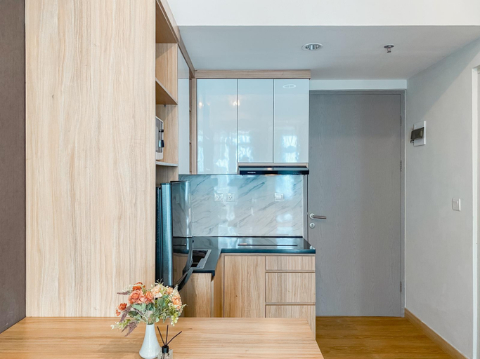 Others 4, Spacious and Restful 1BR at Vasanta Innopark Apartment By Travelio, Cikarang