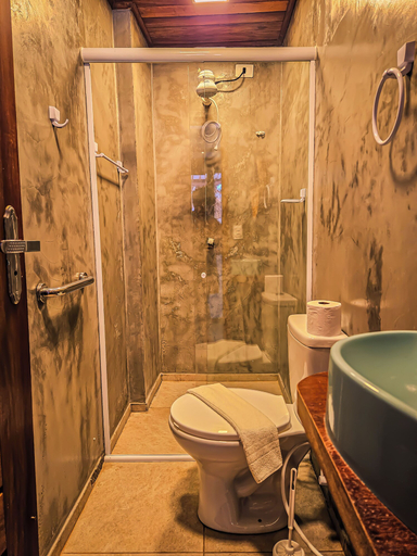 Bathroom 3, Downwind Kite Villas, Cruz