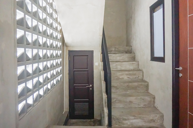 Others 3, RedDoorz Syariah near Gelora Kadrie Oening Samarinda, Samarinda