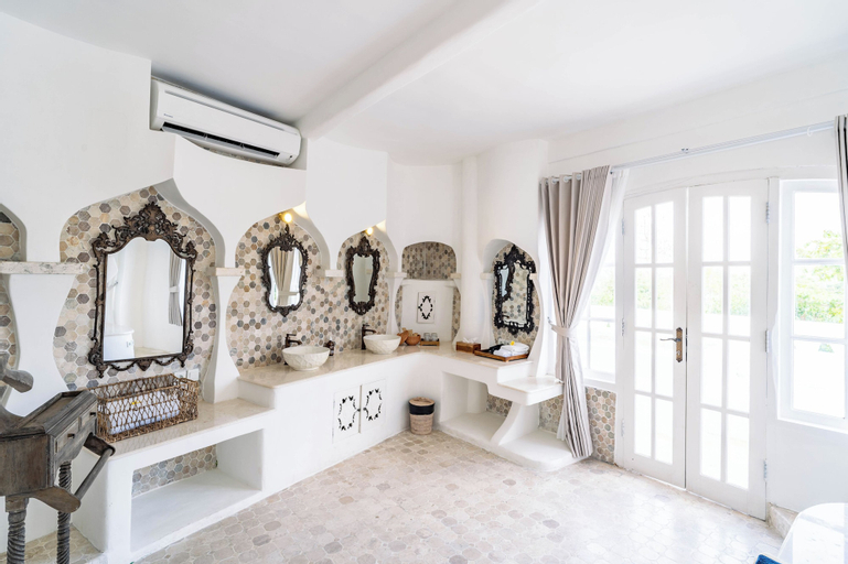 Bathroom 4