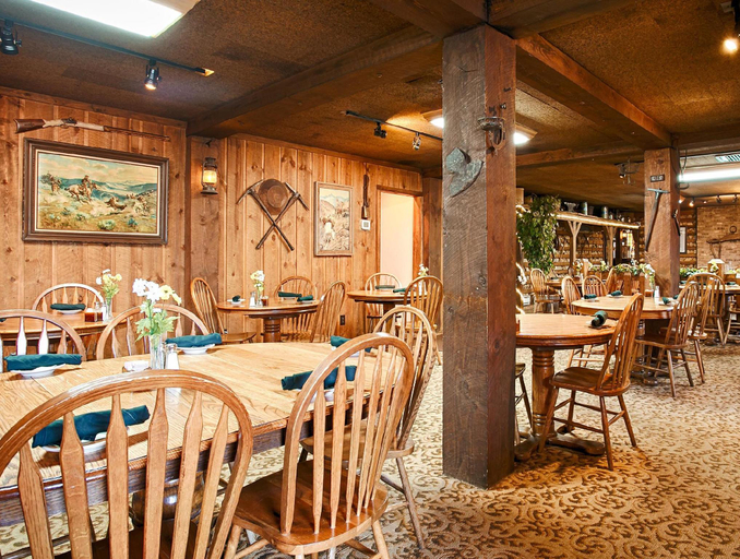 Food & Drinks 4, Ridgeline Hotel at Yellowstone, an Ascend Collection Hotel, Park